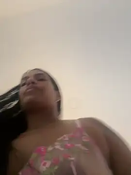 Snapshot of ArielleMillerr- chatting on February 2026 05:55:02 PM ArielleMillerr- online show from February 2026 05:55:02 PM