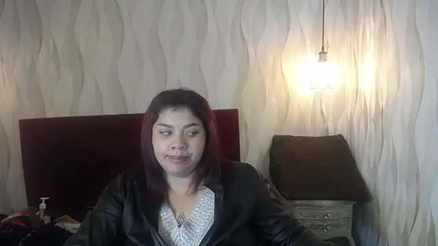 danna garza online show from December 2025 04:11:02 AM