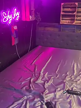 Shy-Ivy online show from December 2025 10:37:02 PM