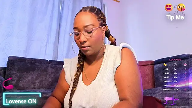 IssaNoirr online show from January 2026 02:02:02 PM