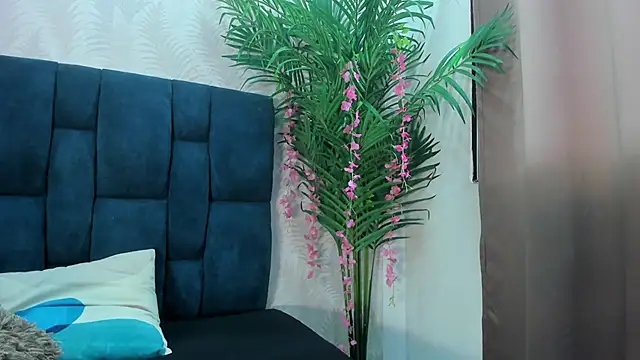 Holly Sly online show from November 2025 07:14:02 PM