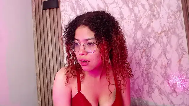 Snapshot of Annie_Chers chatting on November 2025 04:16:02 AM Annie Chers online show from November 2025 04:16:02 AM