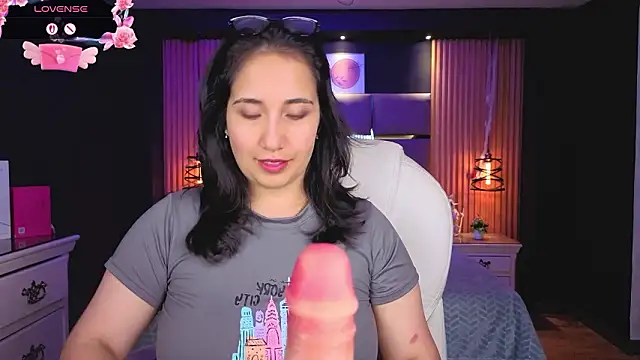 Lauroberts7 online show from February 2026 07:34:02 PM