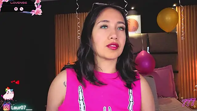 Lauroberts7 online show from March 2026 03:47:02 AM