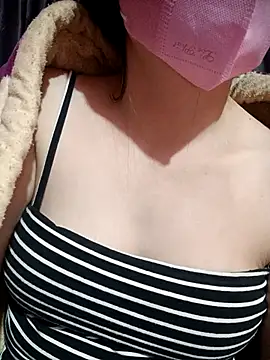 Snapshot of MiLove-Sexy chatting on November 2025 05:57:01 PM MiLove-Sexy online show from November 2025 05:57:01 PM