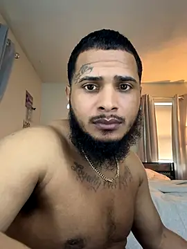 Snapshot of lovebelowyou chatting on November 2025 02:40:01 PM lovebelowyou online show from November 2025 02:40:01 PM