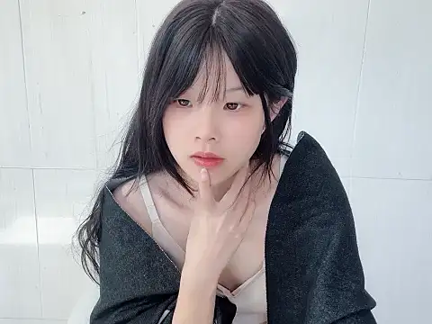 Snapshot of bunny-- chatting on November 2025 04:45:01 AM bunny-- online show from November 2025 04:45:01 AM