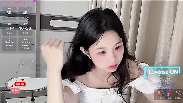 Snapshot of bunny-- chatting on March 2026 01:33:02 PM bunny-- online show from March 2026 01:33:02 PM