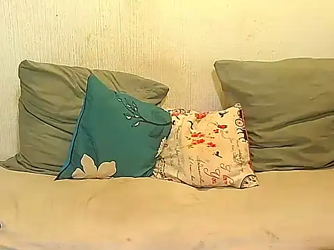 BrunetteNaomi8 online show from April 2026 10:38:02 PM