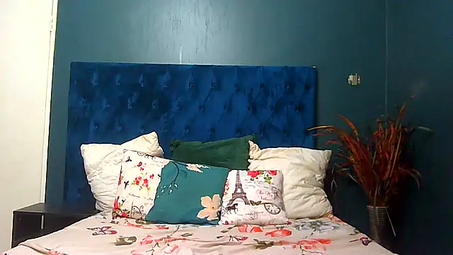 BrunetteNaomi8 online show from February 2026 08:25:01 PM