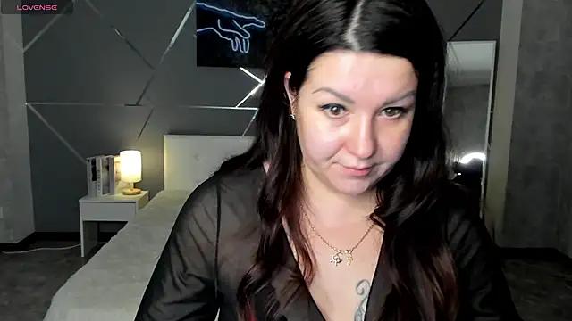 still  her online show from December 2025 01:06:02 AM