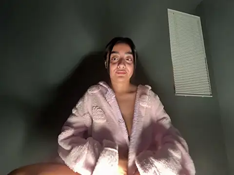 reinaass online show from March 2026 08:05:02 AM