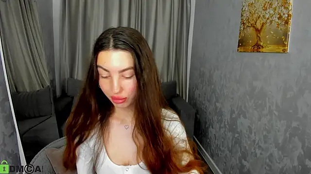 LiraRevery online show from December 2025 12:42:01 AM