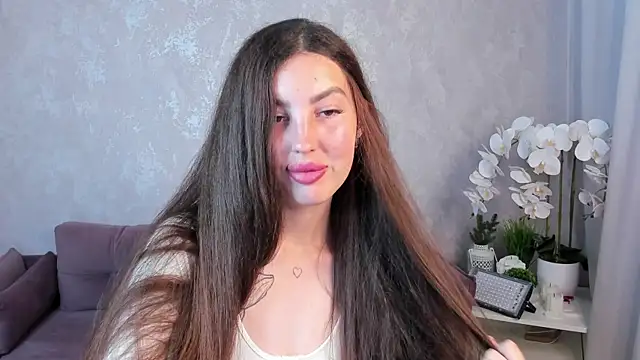 LiraRevery online show from May 2026 12:05:01 AM