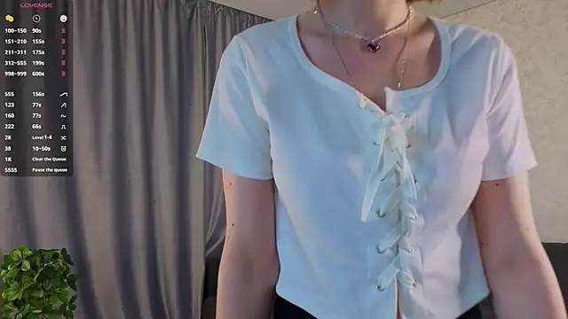 UmbraVelour online show from April 2026 01:16:02 PM