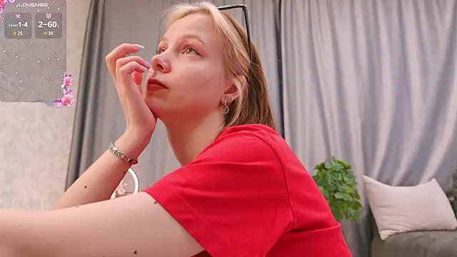 UmbraVelour online show from February 2026 01:10:01 PM