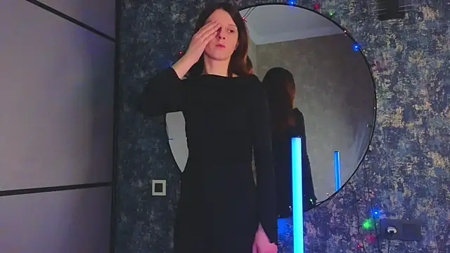 VelvetNyxen online show from December 2025 02:30:01 PM