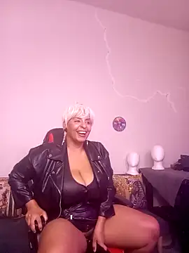 LaReineCleo online show from April 2026 10:18:02 AM