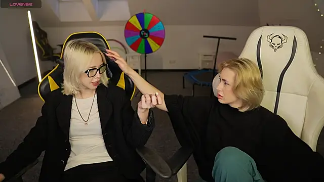 Kara cat online show from December 2025 11:20:01 AM