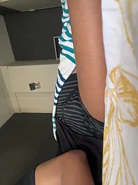 lightskiin thug online show from January 2026 12:41:02 PM