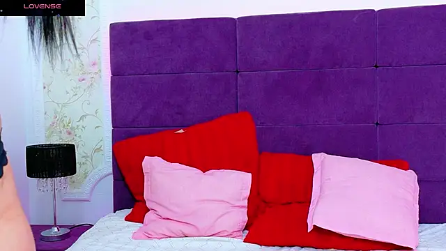 Snapshot of AlissaDrake_ chatting on November 2025 05:18:02 AM AlissaDrake online show from November 2025 05:18:02 AM