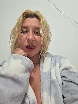 KaylinJan online show from June 2026 06:30:02 PM