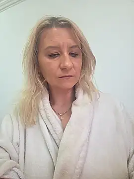 KaylinJan online show from December 2025 07:32:01 AM