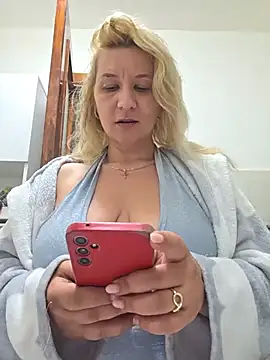 KaylinJan online show from June 2026 03:00:01 AM
