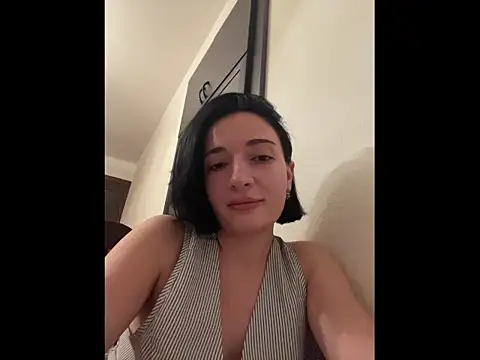 Pineapple online show from November 2025 05:34:02 PM