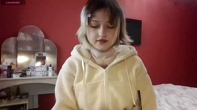 SkylaPorter online show from November 2025 10:16:02 AM