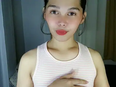 Snapshot of sluttyLeila chatting on January 2026 01:25:02 PM sluttyLeila online show from January 2026 01:25:02 PM
