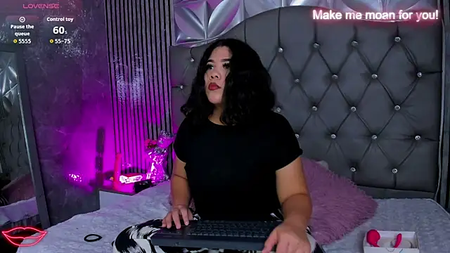 Amanda Mooree online show from May 2026 04:07:01 AM