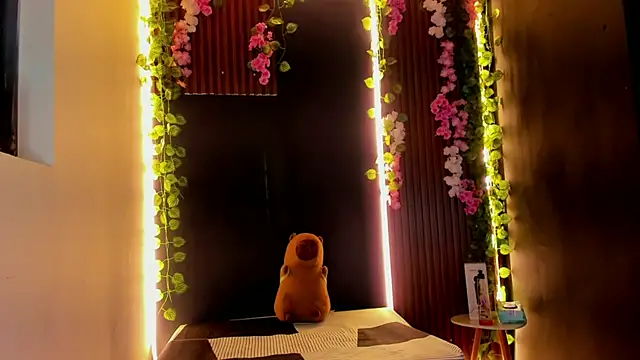 Amanda Mooree online show from June 2026 05:02:01 AM