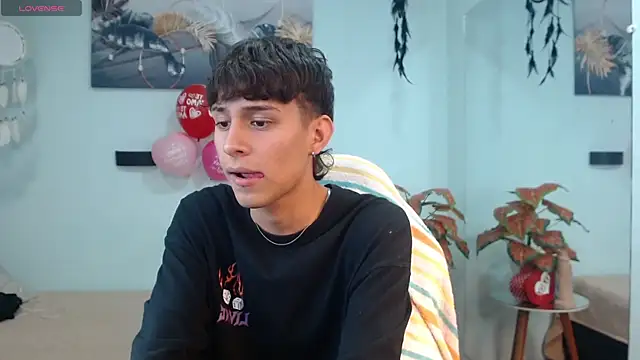 DraxBlade09 online show from February 2026 08:20:02 PM