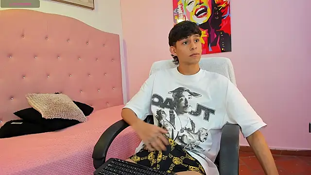 DraxBlade09 online show from April 2026 03:37:01 PM