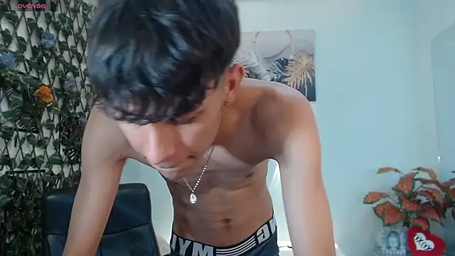 DraxBlade09 online show from November 2025 07:47:01 PM