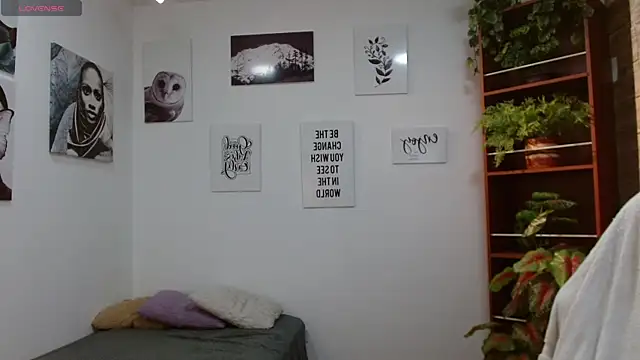 DraxBlade09 online show from April 2026 08:59:02 PM