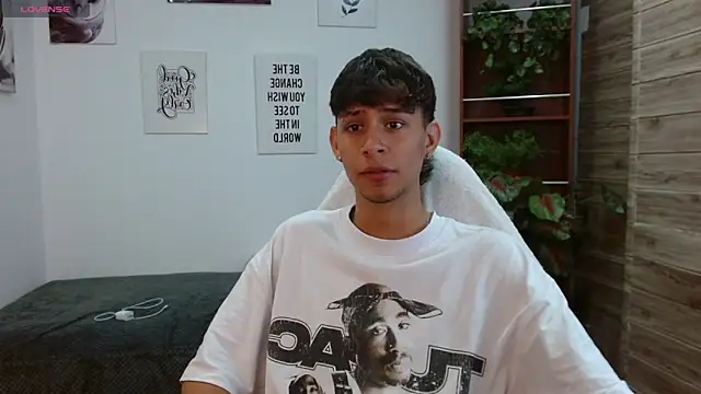 DraxBlade09 online show from April 2026 03:51:01 PM