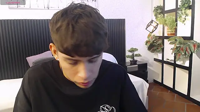 DraxBlade09 online show from March 2026 08:20:01 PM