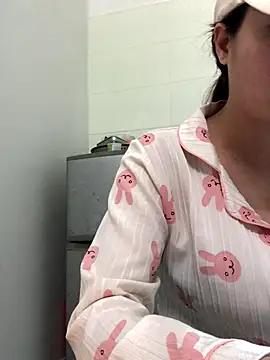 Snapshot of Miumiu95x chatting on December 2025 07:34:02 AM Miumiu95x online show from December 2025 07:34:02 AM