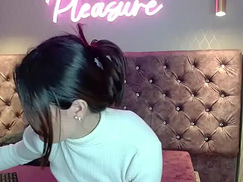 CataleyaDamourx online show from December 2025 11:25:01 AM