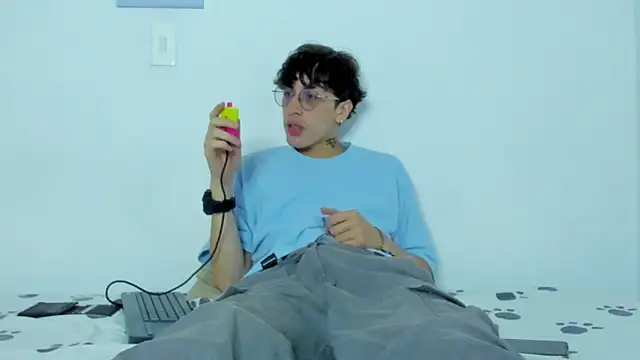 Snapshot of Dio__morningstar chatting on February 2026 08:40:01 PM Dio morningstar online show from February 2026 08:40:01 PM