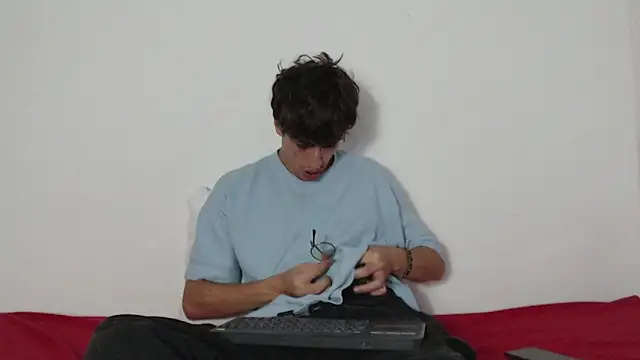 Snapshot of Dio__morningstar chatting on April 2026 12:11:01 PM Dio morningstar online show from April 2026 12:11:01 PM