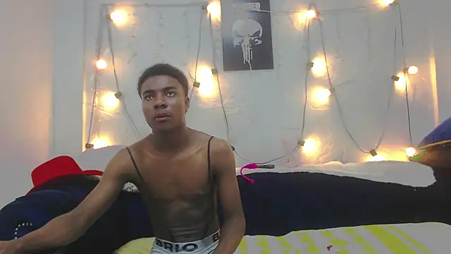 NoahJhonson69 online show from December 2025 07:41:02 PM