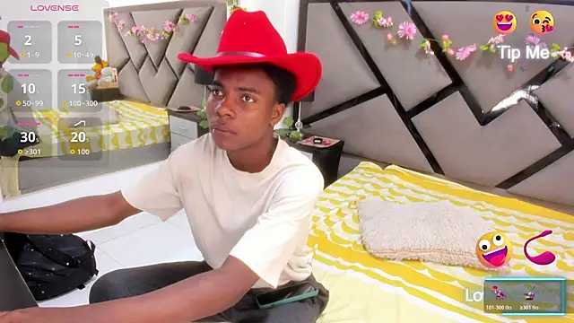 NoahJhonson69 online show from April 2026 12:11:02 PM