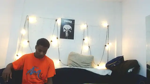 NoahJhonson69 online show from December 2025 07:18:02 PM