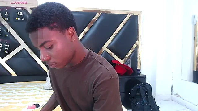 NoahJhonson69 online show from January 2026 07:19:02 PM