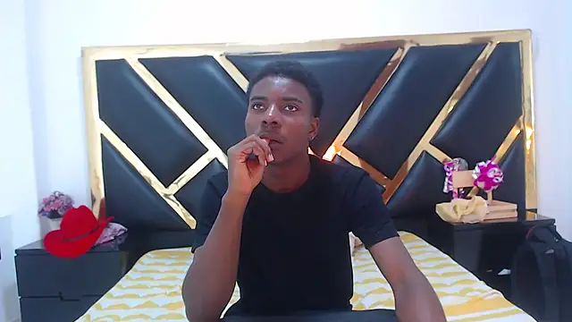 NoahJhonson69 online show from December 2025 06:53:01 PM