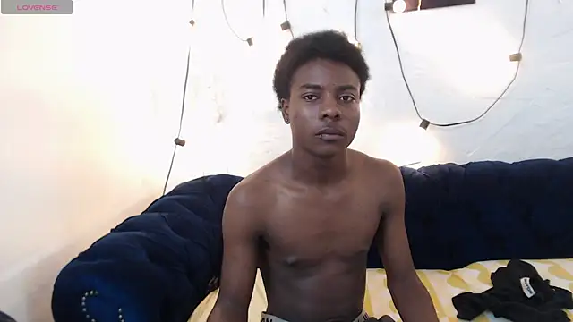 NoahJhonson69 online show from May 2026 12:45:01 PM