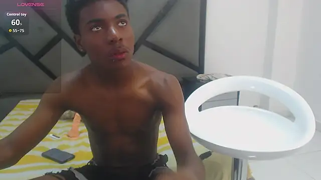 NoahJhonson69 online show from December 2025 06:53:01 PM